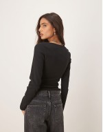 ribbed long sve top with lace and button detail in black