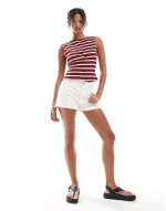 mom denim shorts in mid white