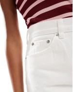 mom denim shorts in mid white