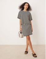 Premium crochet knit short sve t-shirt and mini skirt set in black and white